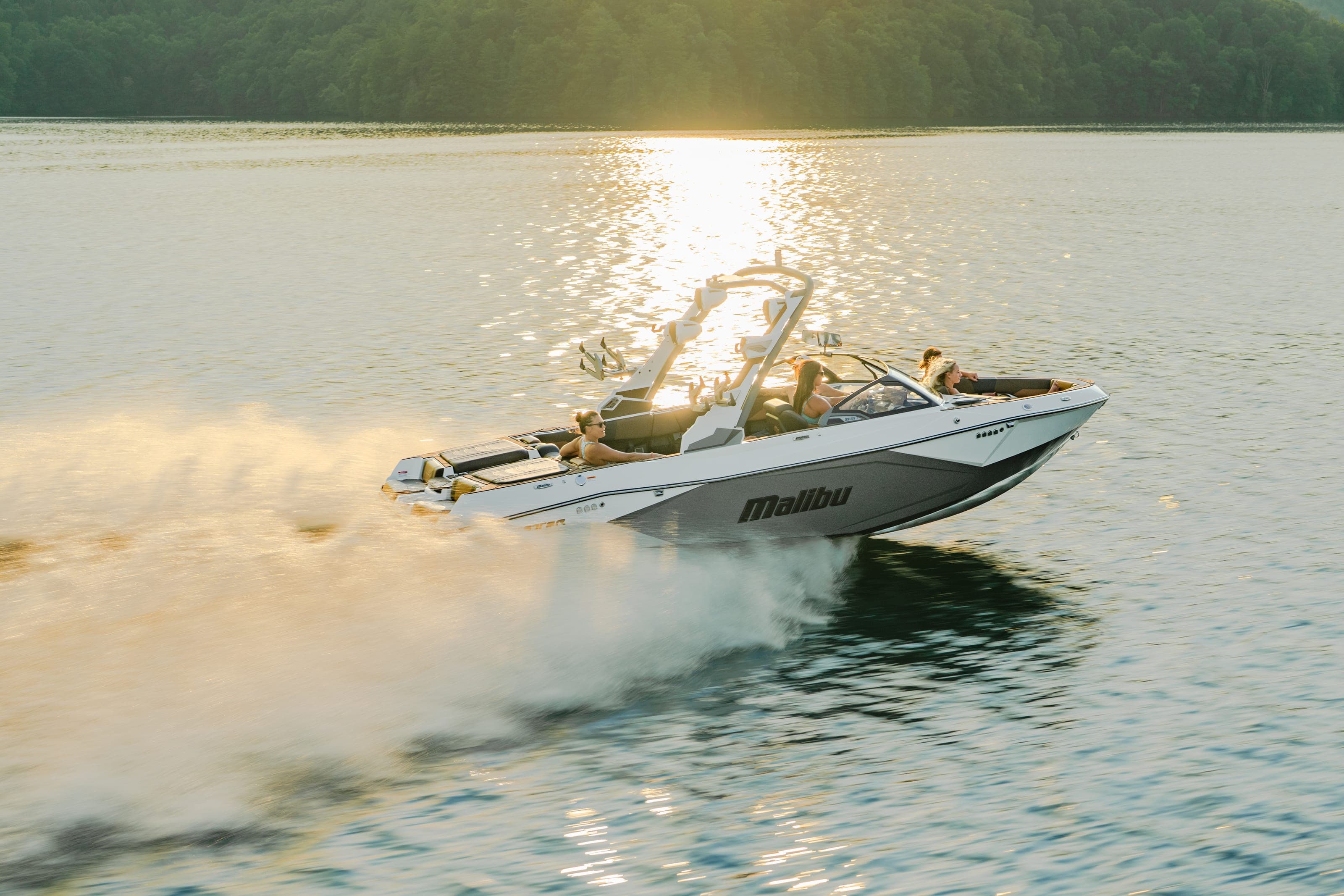 A Malibu 23 LSV at speed in the evening light